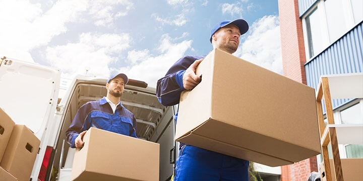 O Que é MOVERS AND PACKERS em Português